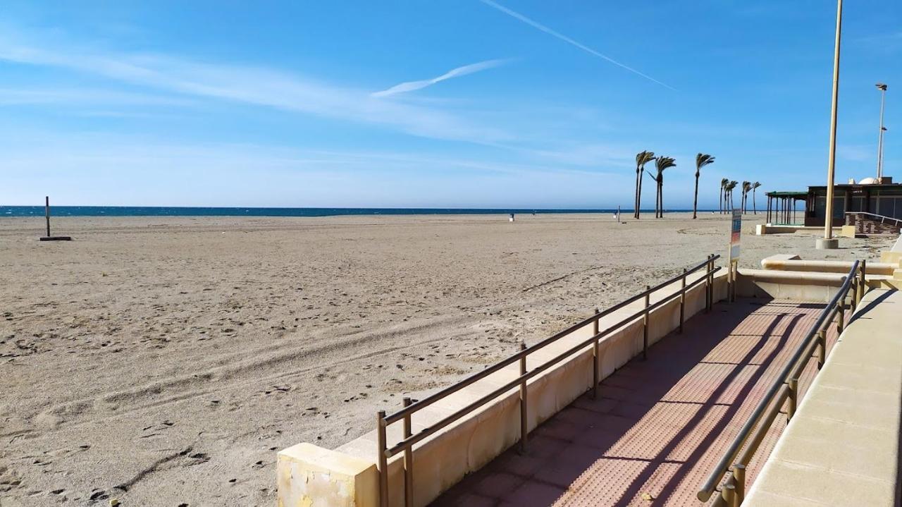Coqueto Apartamento Con Terraza En La Playa Roquetas de Mar Exterior photo