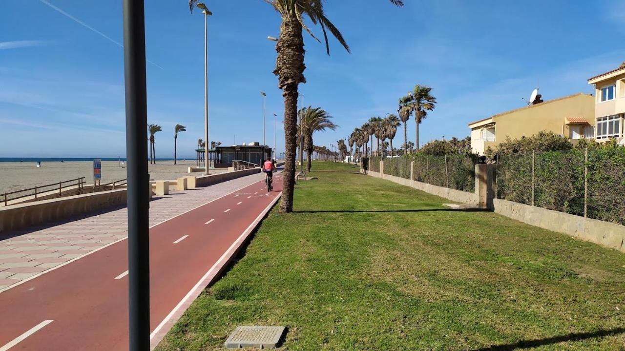 Coqueto Apartamento Con Terraza En La Playa Roquetas de Mar Exterior photo